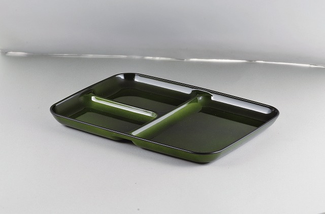 Lacquer Ware Color Clean Coat Square Plate with Partition (L) Toryoku Green #漆器彩　クリーンコート　角型仕切皿 透緑、<大>