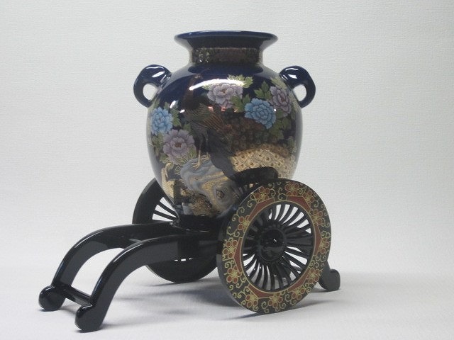 LAPISIAZULI PEACOCK  FLOWER VASE WITH CART#ルリ孔雀牡丹御所車台付花瓶